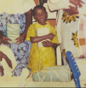 Amafoto 3 utabonye yo mu buto bwa Papi Clever