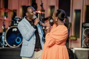 “Simvuga iby’undi Ndavuga ibyanjye”-Ben na Chance basohoye indirimbo nshya