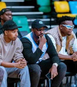 Ubucuti bwa Israel Mbonyi n’abahanzi b’isi buhatse iki?