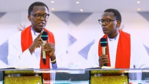 “Papa Francis yabaye ikirumira habiri”-Antoine Rutayisire