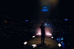 Yujuje ARENA yuzuza Miliyoni – Kwa Chryso Ndasingwa ibyiza byahoberanye