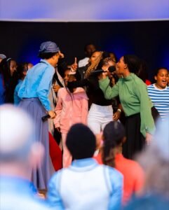 Canada-Vestina na Dorcas batunguye abakunzi babo basengera  muri Goshen Church.