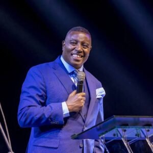 Ibyo utamenye ku rugendo rwa Apôtre Dr. Gitwaza wageze i Kigali imbokoboko