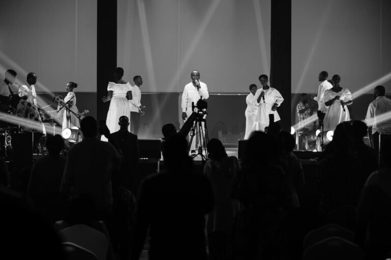 Alex Dusabe yamaze inyota abitabiriye igitaramo yizihirijemo imyaka 25 ari mu muziki (AMAFOTO)