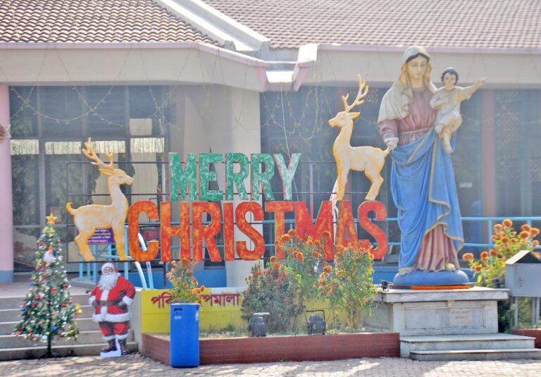 Urwibutso ku bihe by’akaga Isi yizihije Noheli isumbirijwe