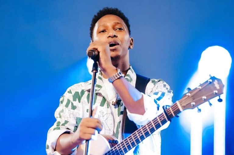 Israel Mbonyi agiye gusangira Ubunani n’ab’i Rubavu