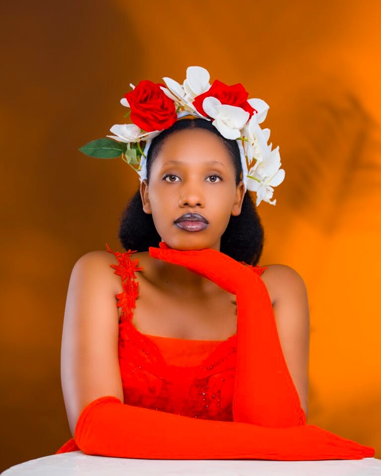 Umuramyi Rwema Tessy yashyinze hanze indirimbo ye ya mbere “Nza”