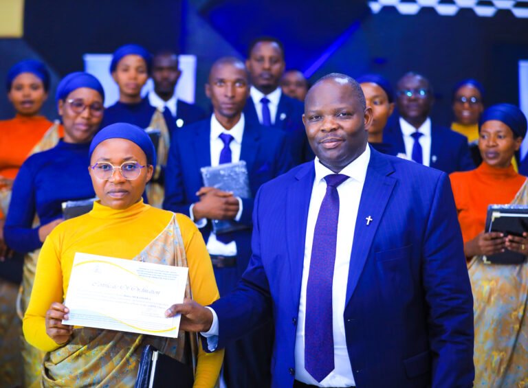 Amateka yandikiwe i Huye! ADEPR yimitse abapasiteri ba mbere b’abagore