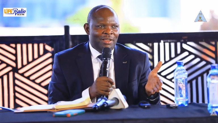 Gukumira abari munsi y’imyaka 18 kuririmba no guha akato abahamwe na Jenoside – Umushumba Mukuru wa ADEPR yiniguye