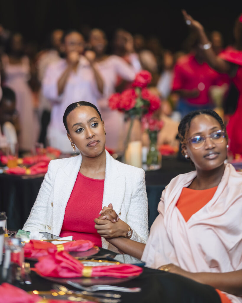 Miss Kundwa Doriane yavuze imyato Apostle Mignonne wamubere umubyeyi 