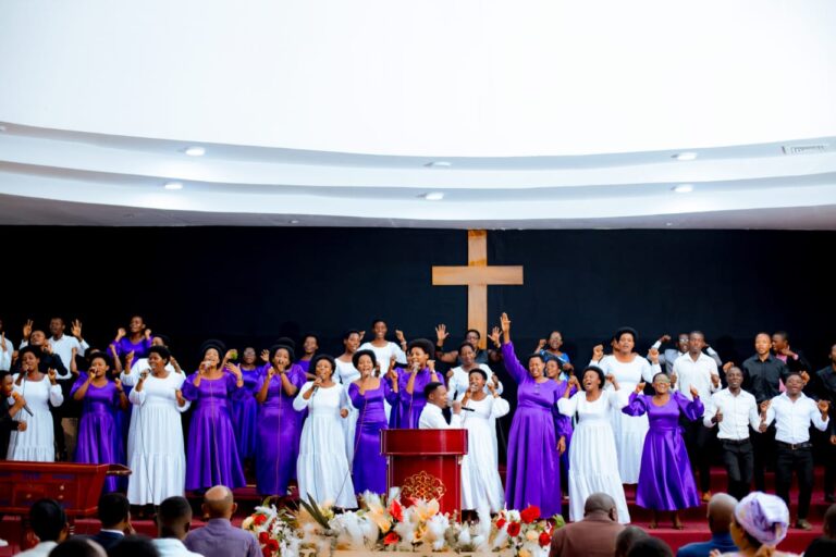 Korali Elayono y’i Kanombe yatanze umusogongero wa album yise “Ku Musaraba”