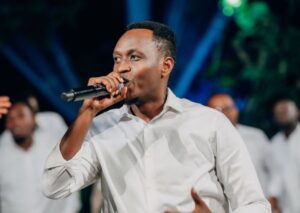 Bosco Nshuti yashyizeho uburyo bworohereza abakunzi be kubona amatike y’igitaramo cyo kumurika album nshya