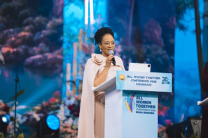 Apostle Mignonne yasengeye Abashumba b’abagore 25 n’abandi bakozi b’Imana barenga 300