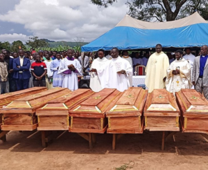 Nigeria: Nyuma y’ubwicanyi bwahitanye Abakirisitu 30, habaye Misa yo kubasezeraho