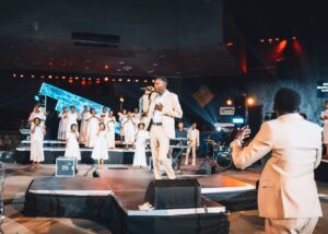 Choir Amahoro yibukije abakristo ko ibitangaza by’Imana bitararangira, ibinyujije mu ndirimbo “Ntiyarekeye Gukora”