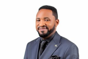 Amerika: Prophet Ernest agiye gukora igiterane gikomeye yatumiyemo Aimé Frank na Nzungu Pianist