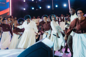 Chorale Ukuboko kw’Iburyo yitegura igitaramo cy’amateka yasohoye indirimbo nshya bise ‘Kora Ikintu Gishya’