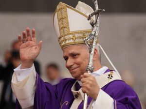 Abaganga bemeje ko Papa Leo XIV arwaye kanseri y’ibihaha